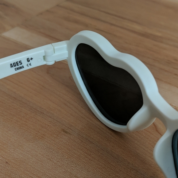 Babiators Sweetheart Polarized Sunglasses 6+ - Picture 5 of 7